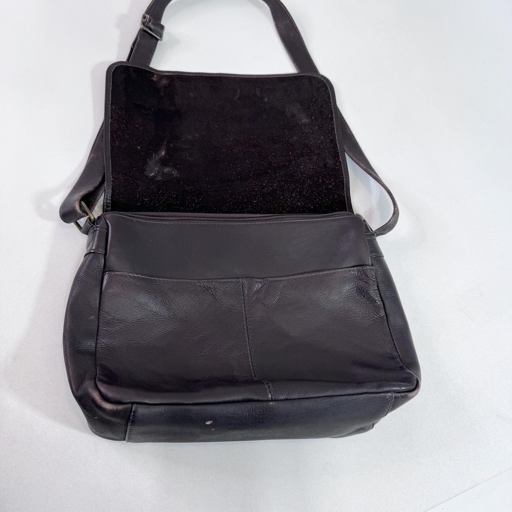G.H. Bass & Co. Crossbody Bag Womens Medium Black Leather Flap Pocket Purse - Picture 6 of 10